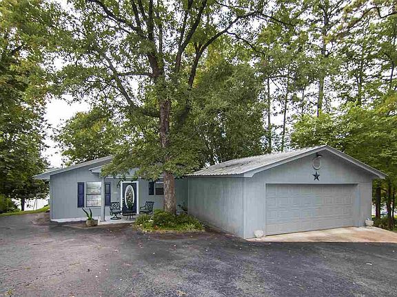 3rd image of 2121 E Lake Dr