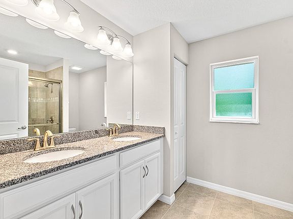 Misty III Owner s Bath