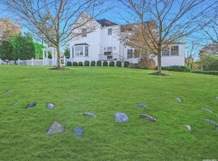 1 Hillside Ct, Huntington, NY 11743