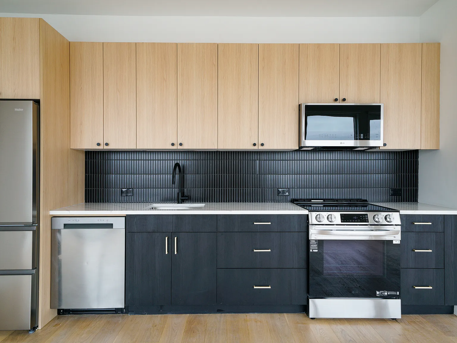 11-14 35th Avenue — Photo 2