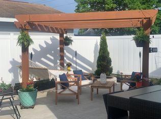 517 Wisconsin Ave #1B, Gladstone, MI 49837