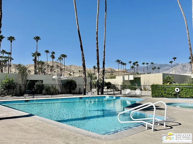 197 Desert Lakes Dr — Photo 37