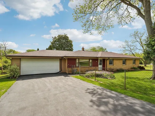 1424 South Arcadian DRIVE, New Berlin, WI 53151