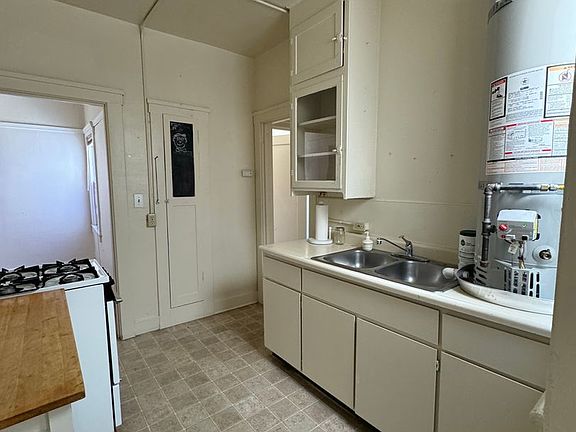 5th image of 3129 Broadway