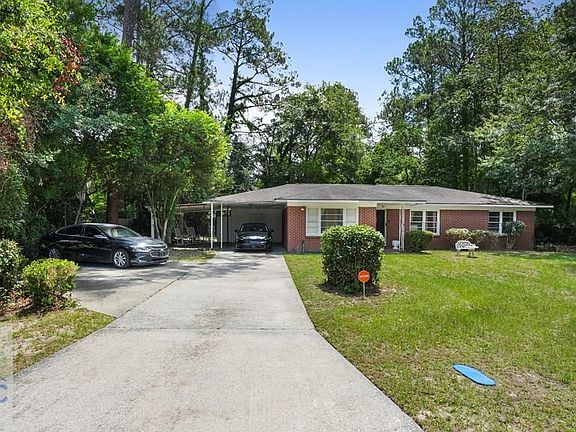3rd image of 136 Groveland St