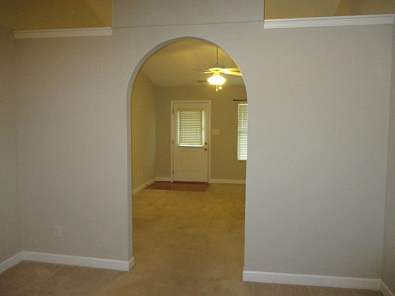 4th image of 587 Denny Dr
