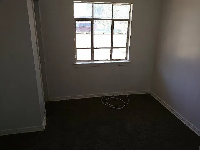 2409 Oak - 1 — Photo 3