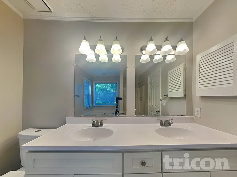 4020 Brittan Glade Trl — Photo 12