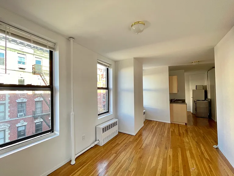 120 Thompson St #19 — Photo 4