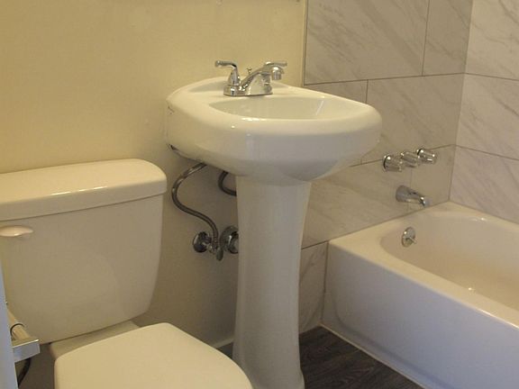3rd image of 3019 NE 143rd St #5