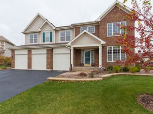 409 Blue Heron Cir, Bartlett, IL 60103
