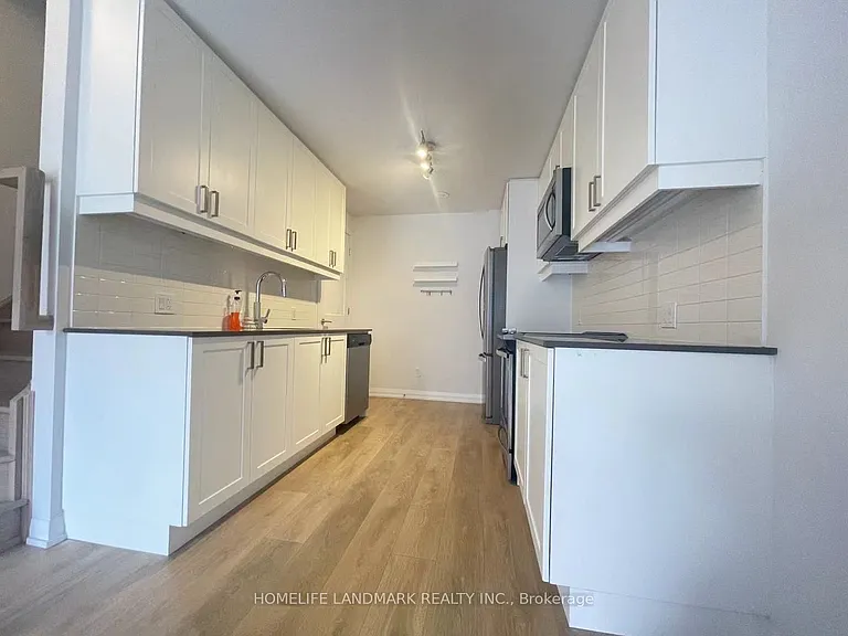 1060 Portage Pkwy E #Townhouse 60 — Photo 4