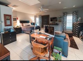 924 Nicholson St #B, Houston, TX 77008