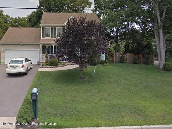 5th image of 111 E Dory Dr