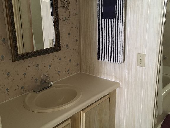 3rd image of 458 Avanti Way Blvd