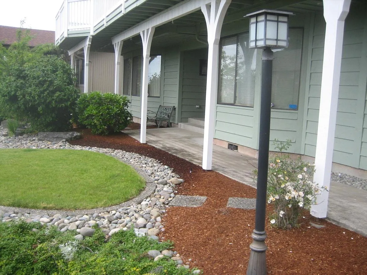 4 bed, 2.5 bath, 3159 sqft, $3,900 — Photo 3