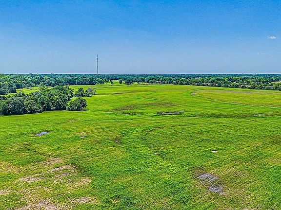 5th image of 301 SE County Road 120