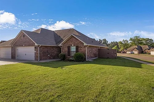 4011 Stonebridge Dr Photo 1