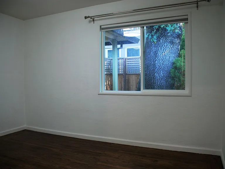 Tamalpais Avenue 52 — Photo 11