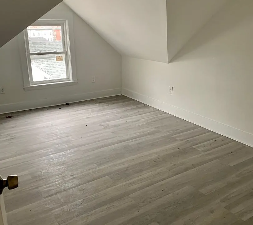 86 Portland St