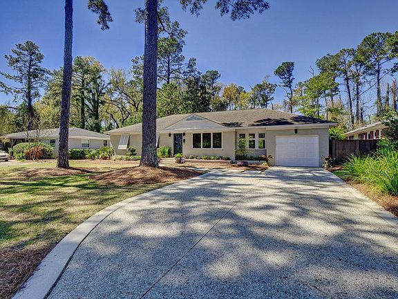 Front of house and driveway
