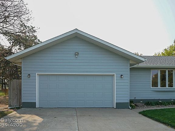 2nd image of 3911 Mary Ln