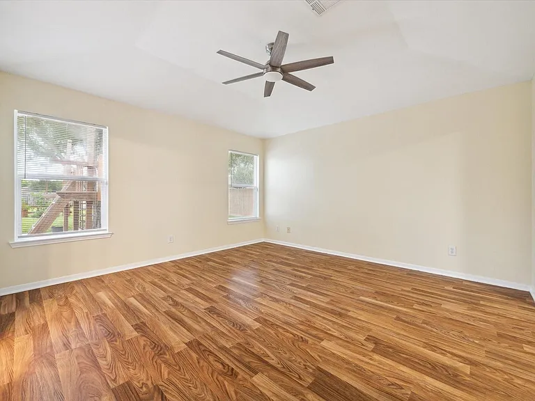 3402 Fox Ct — Photo 17