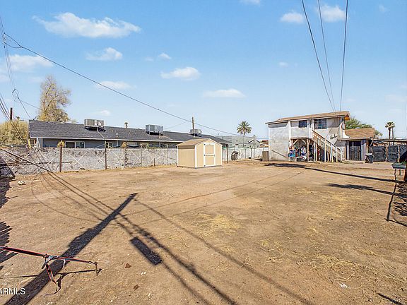 3rd image of 2029 W MADISON Street