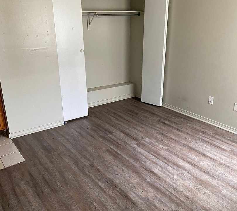 2nd image of 4501 Yorkshire Dr Unit 14