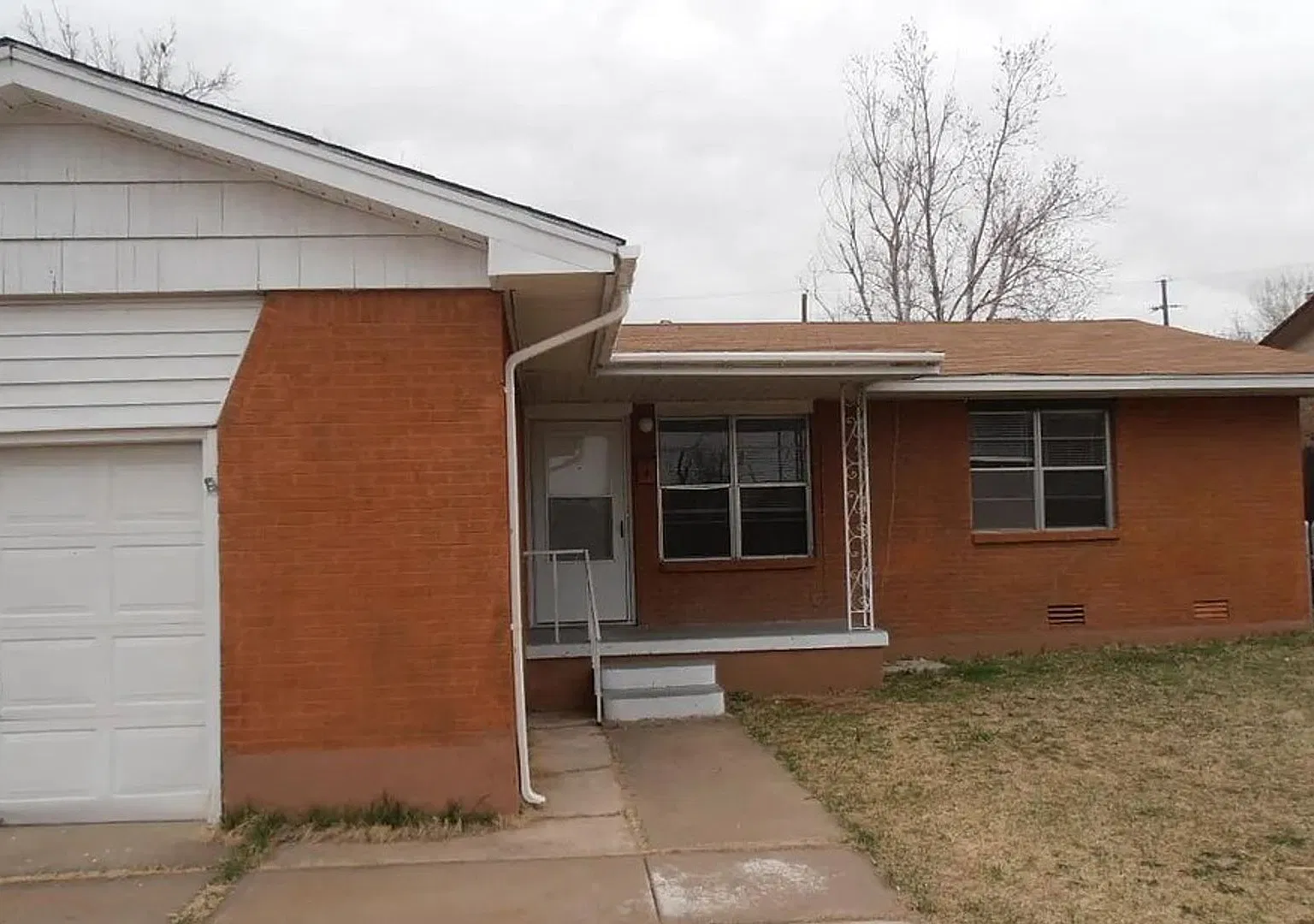 Affordable 3 Bedroom, 1 Bathroom Home only $850! — Photo 1