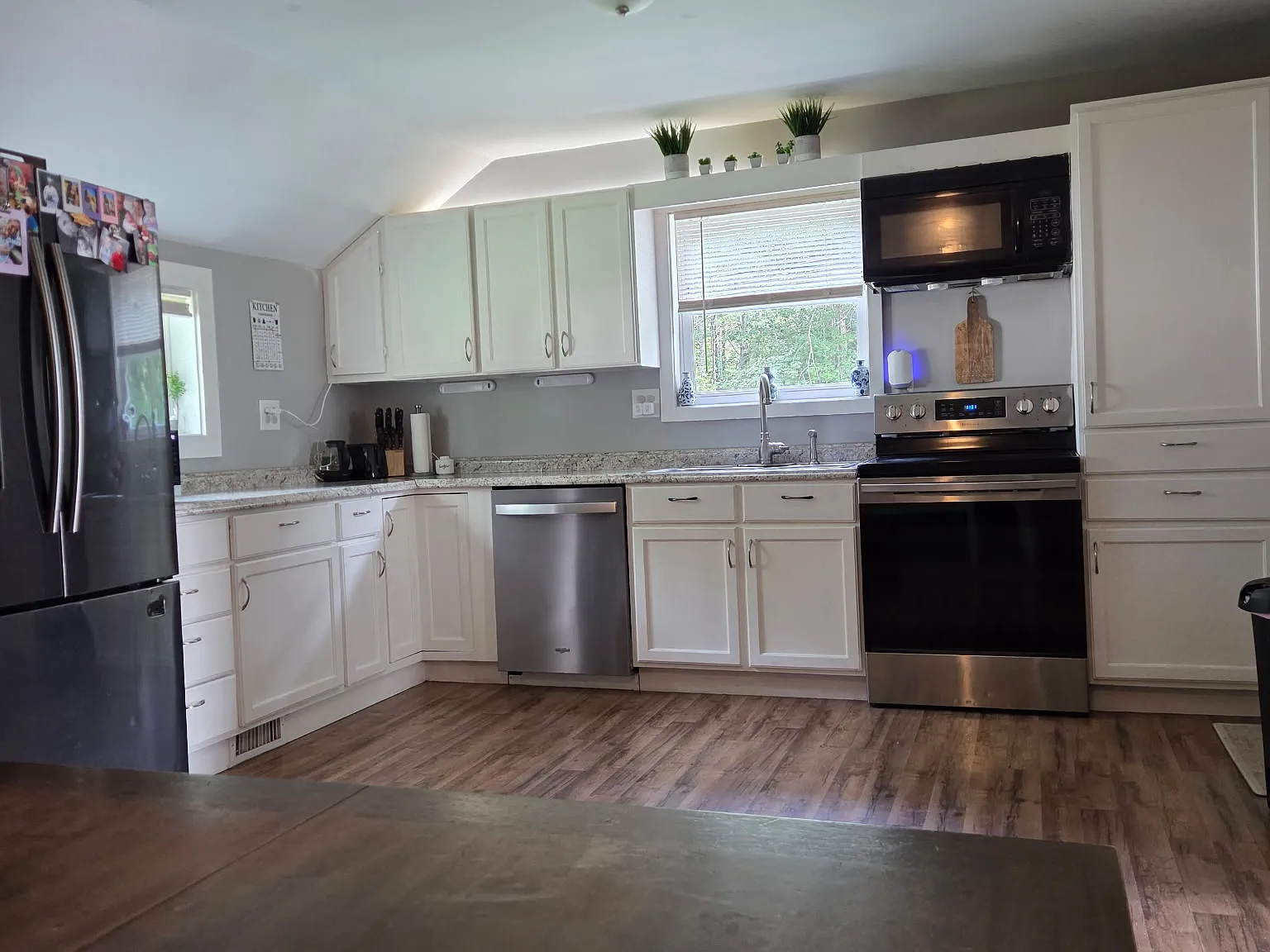 4 bed, 1669 sqft, $3,000 — Photo 2