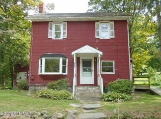 1572 Shady Ln, Mount Bethel, PA 18343