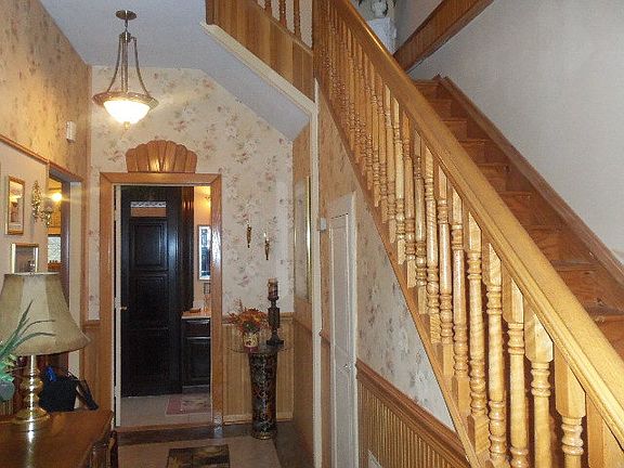 5th image of 1023 E 2nd St