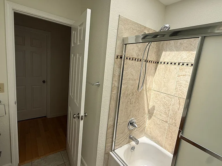 6252 Ridgemont Dr — Photo 18