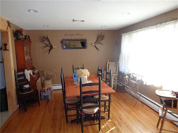 4th image of 66 Diane Dr