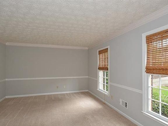 3rd image of 217 Winthrope Dr