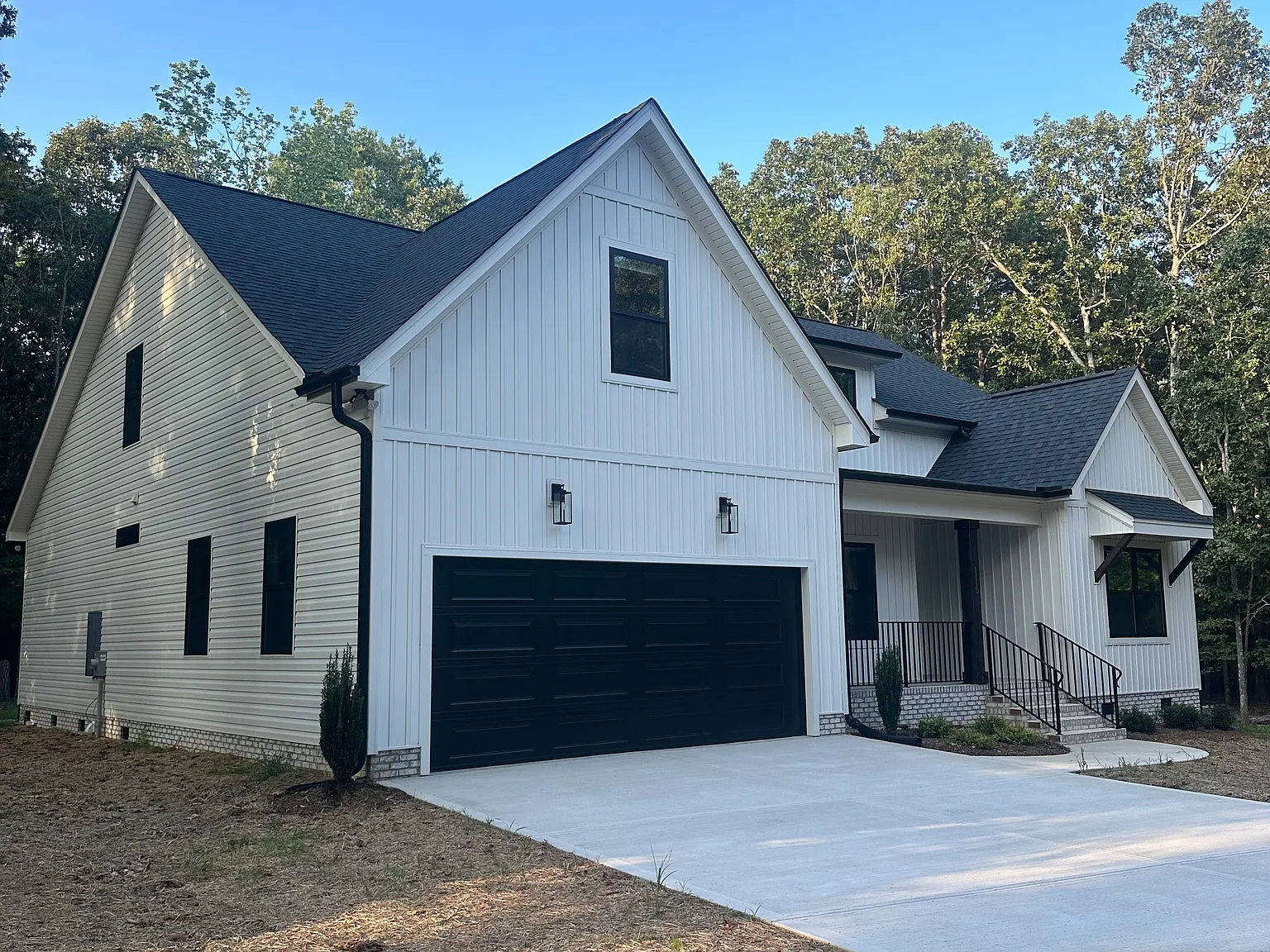 4 bed, 4200 sqft, $3,100 — Photo 2