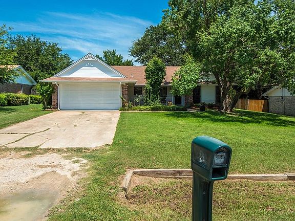 2nd image of 241 Lilac Ln