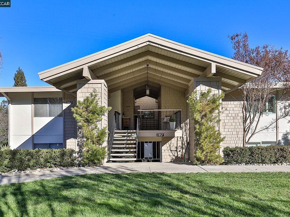 1st image of 2857 Ptarmigan Dr APT 3
