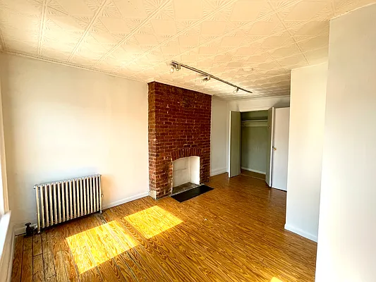 Rented by Realty Collective | media 9