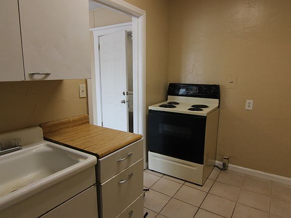 3rd image of 488 D St APT 25