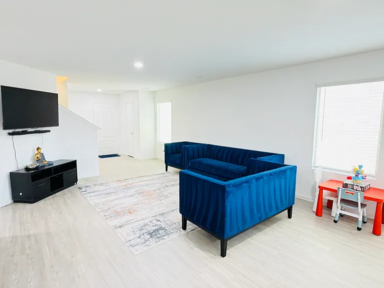 217 Adelina Dr — Photo 9