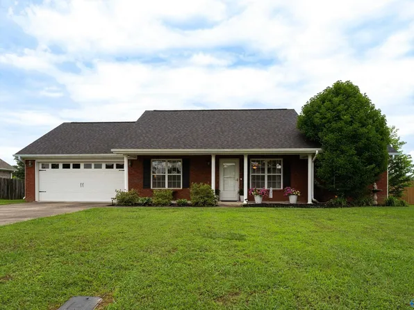 18344 Foxford Ln, Athens, AL 35613