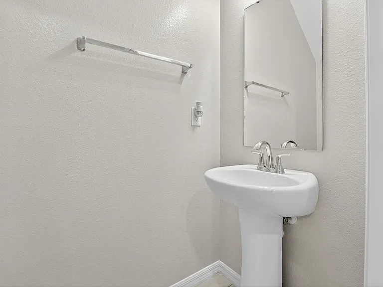 4718 Spatter Dock St #D — Photo 36