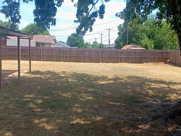 648 W Beam Ave — Photo 16