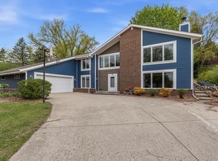 820 Crestwood DRIVE, Waukesha, WI 53188