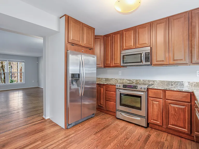 2526 S Arlington Mill Dr — Photo 6