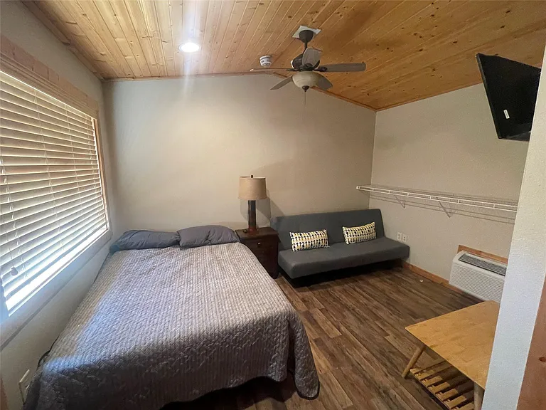 1104 Rorem Ave #3 — Photo 15