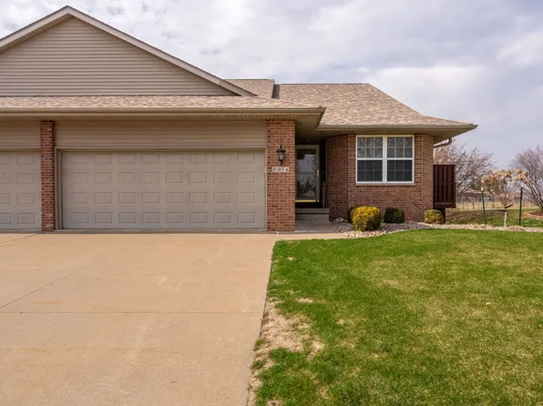 5016 56th Avenue Ct, Bettendorf, IA 52722