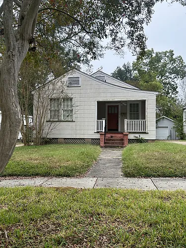 715 Boulevard St Photo 1